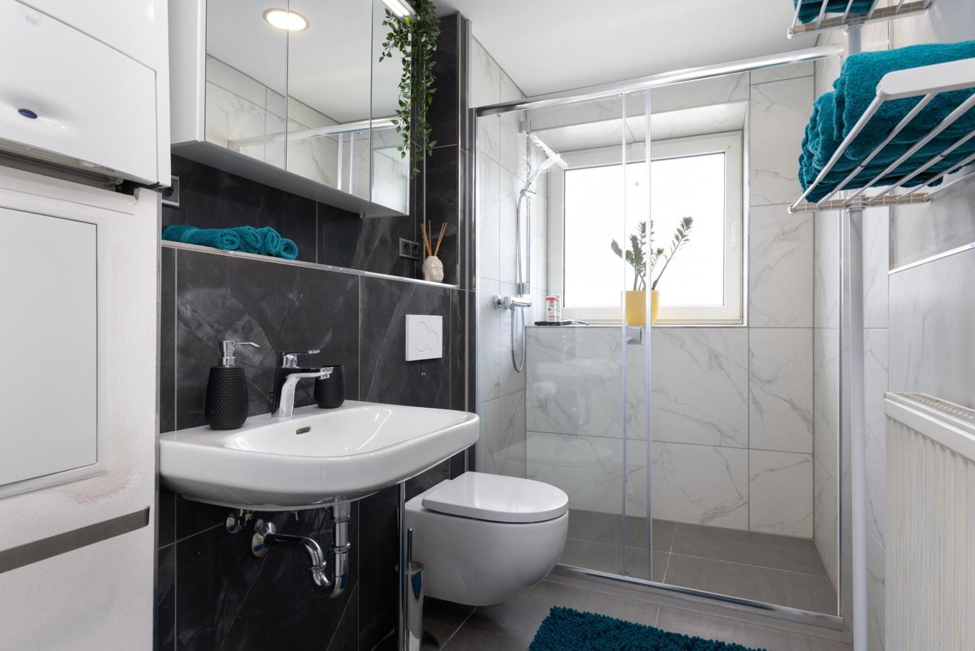 Schoenes, Modernes Apartment Mit Zwei Schlafzimmern - Zentral Mit Balkon Fuer 6 Personen มอนทาเบาอาร์ ภายนอก รูปภาพ