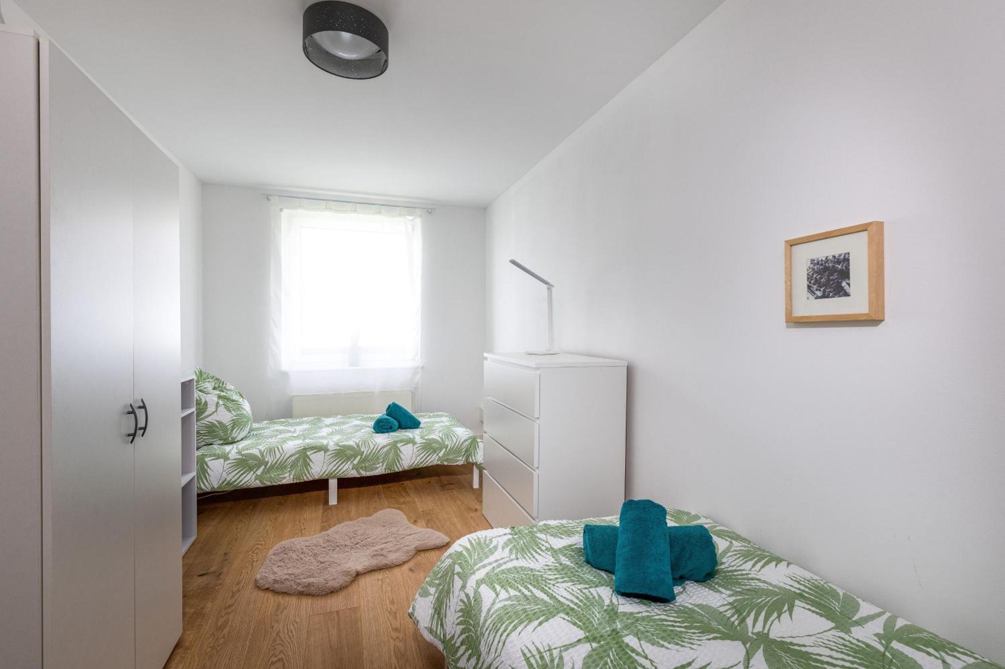 Schoenes, Modernes Apartment Mit Zwei Schlafzimmern - Zentral Mit Balkon Fuer 6 Personen มอนทาเบาอาร์ ภายนอก รูปภาพ