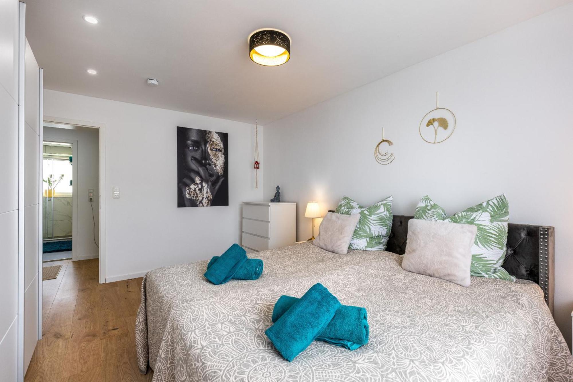 Schoenes, Modernes Apartment Mit Zwei Schlafzimmern - Zentral Mit Balkon Fuer 6 Personen มอนทาเบาอาร์ ภายนอก รูปภาพ